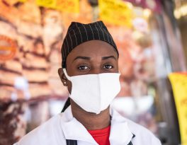 foodserver with mask